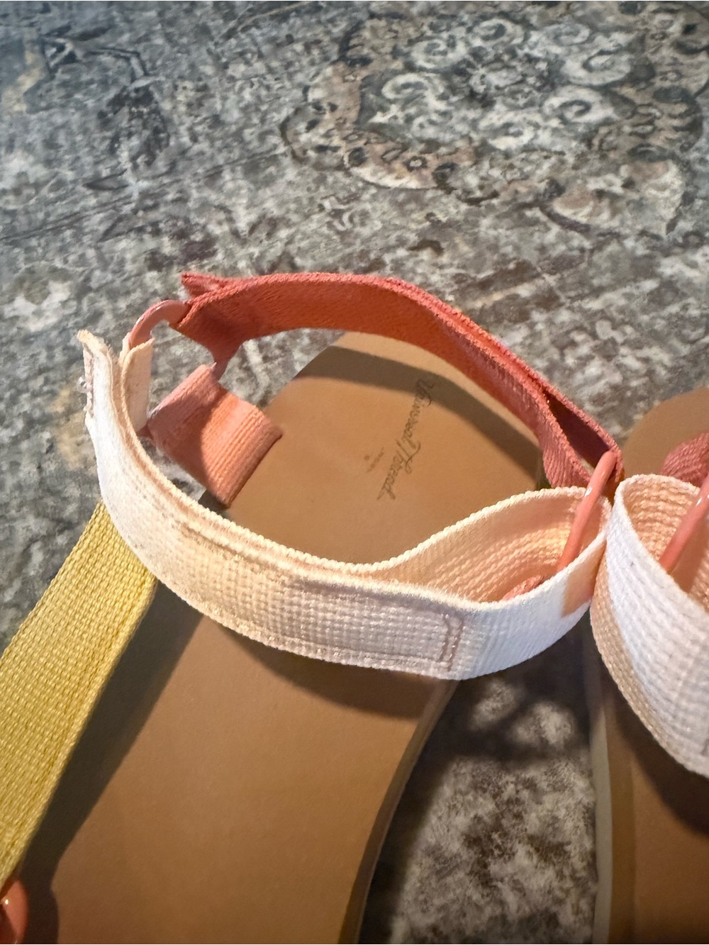 🍑 Universal Thread Women’s Holden Multi-Color Strappy Platform Summer Sandal 10 - Picture 5 of 12
